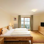 Garni Dorferwirt Am Irrsee Szálloda