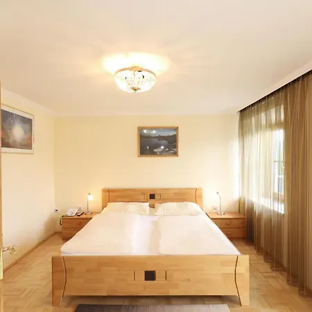 Garni Dorferwirt Am Irrsee Hotel Tiefgraben