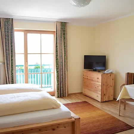 Garni Dorferwirt Am Irrsee Hotel