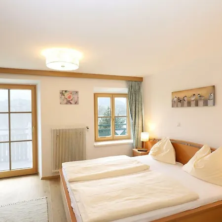 Garni Dorferwirt Am Irrsee 3*
