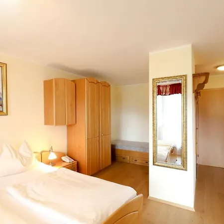 Garni Dorferwirt Am Irrsee Tiefgraben