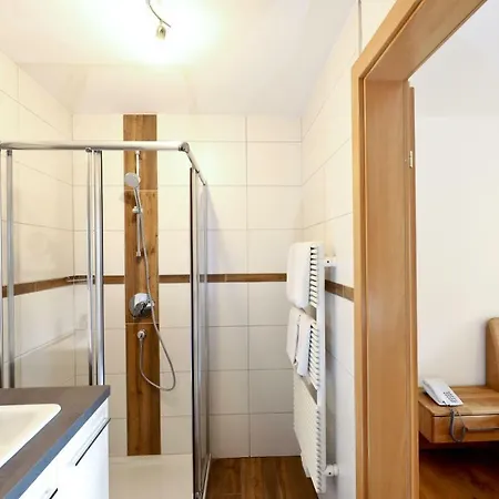 Hotel Garni Dorferwirt Am Irrsee 3*