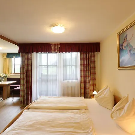 Garni Dorferwirt Am Irrsee Hotel 3*