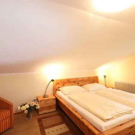 Garni Dorferwirt Am Irrsee Tiefgraben