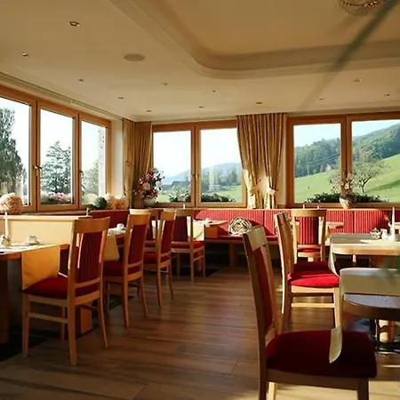 Garni Dorferwirt Am Irrsee Hotel 3*