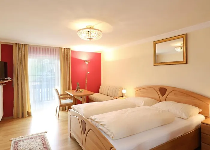 Hotel Garni Dorferwirt Am Irrsee Hotel Tiefgraben