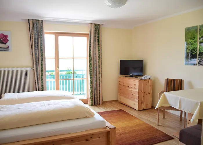 Garni Dorferwirt Am Irrsee Hotel