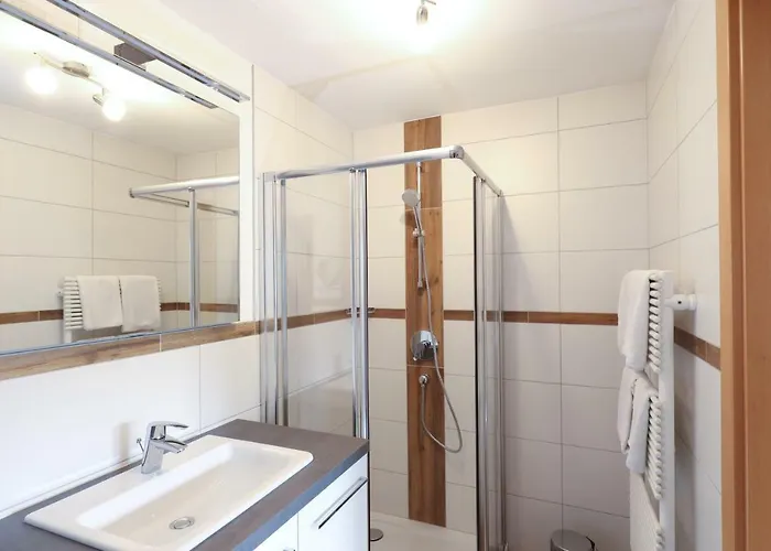 فندق Garni Dorferwirt Am Irrsee